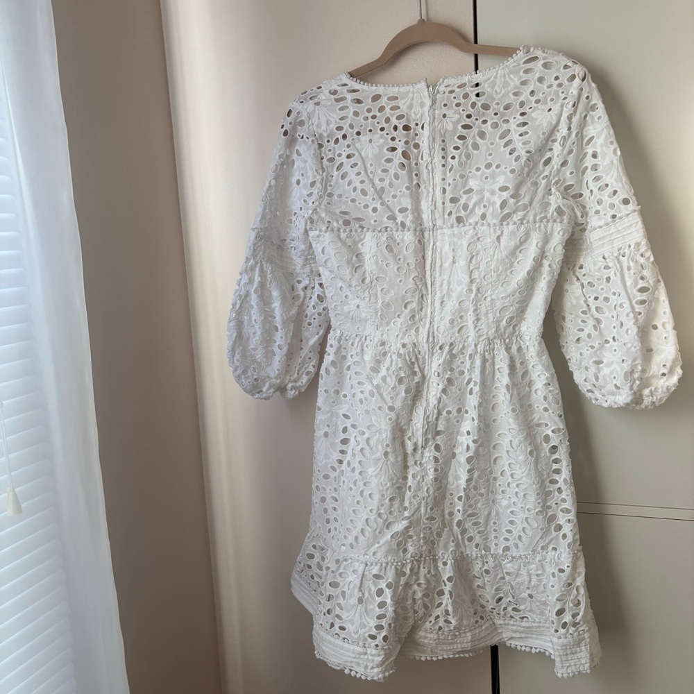 Lilly Pulitzer White Eyelet Embroidered Mini Dress Cotton V-Neck Size 6 - Picture 4 of 6
